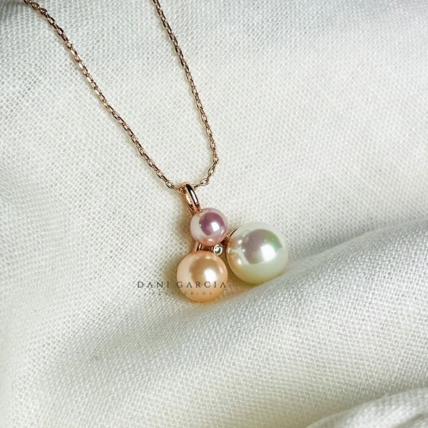 Colar Trio de Pérolas Coloridas Rosê