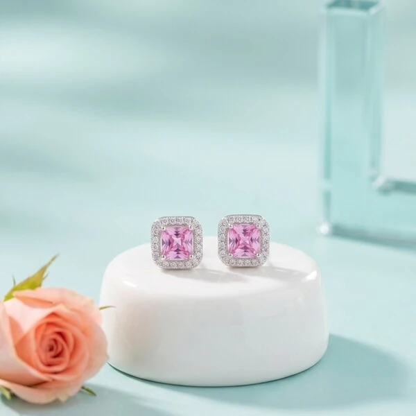 Brinco Quadrado Zircônia Turmalina Pink com Halo | Prata 925 com Ródio Branco | 7mm