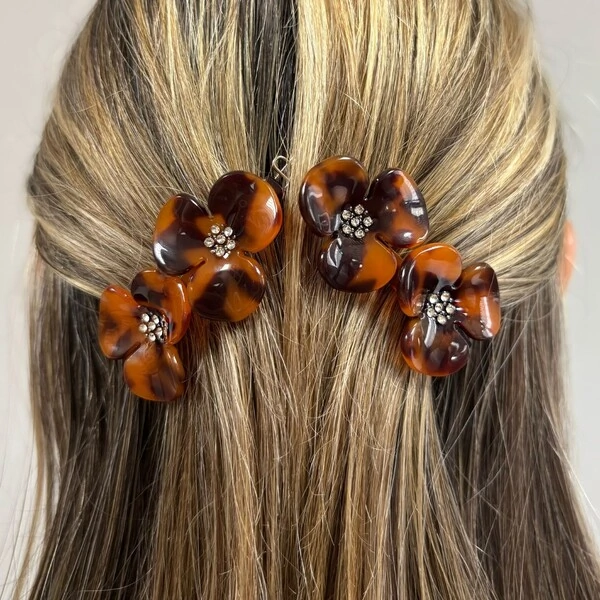 Clipe Trevo Duplo Tartaruga Escura Acetato