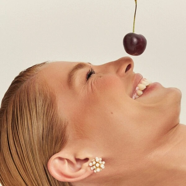 Brinco Dente de Leão Pérolas e Zircônias Banho de Ouro 18 K