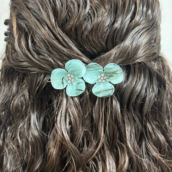 Clipe Trevo Duplo Turquesa Acetato