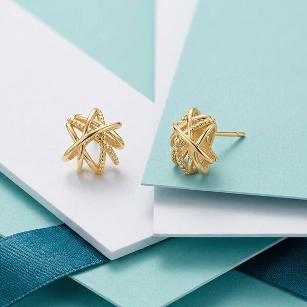 Brinco Estrela Trançada Brisa Banho de Ouro 18 K