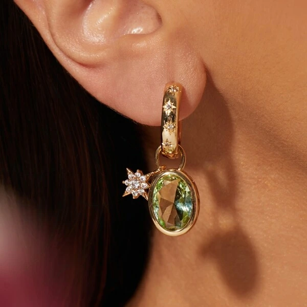 Argola com Charm Cristal Berilo Oval e Zircônias | Liga Metálica Banho Ouro 18k