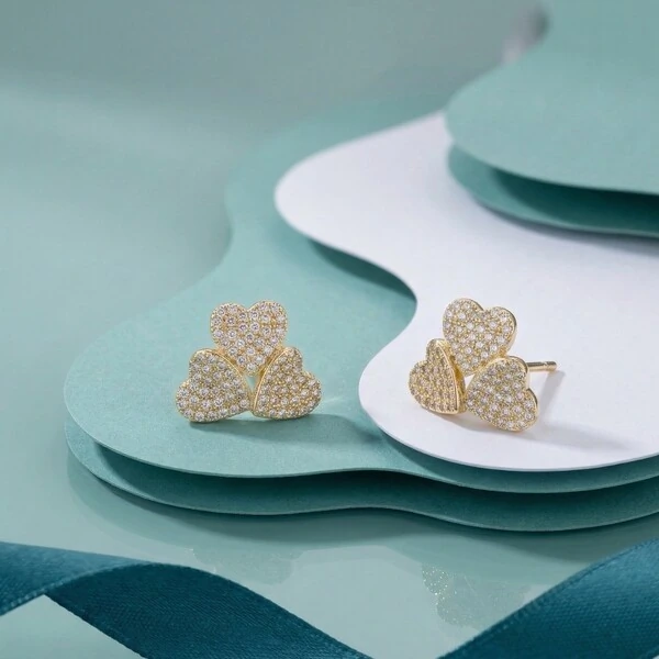 Brinco Três Corações Prata com Banho de Ouro 18 K