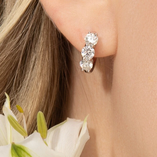 Argola Moissanite 4 MM Prata 925