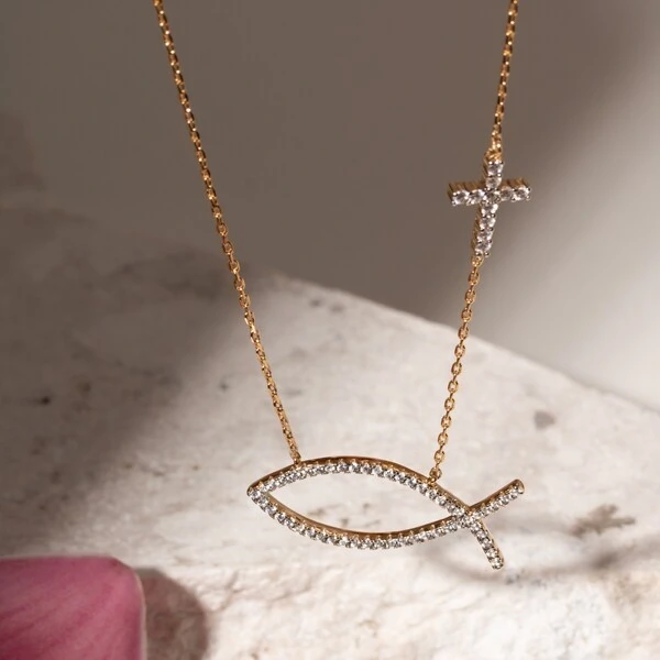 Colar Ichthys com Cruz e Zircônias Brancas | Liga Metálica Banho Ouro 18k | 50 cm