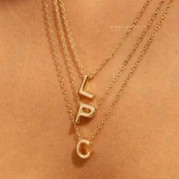 Colar Inicial Lisa Banho de Ouro 18 K