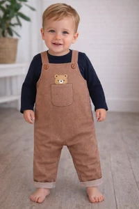 Jardineira Teddy Hug 🧸✨