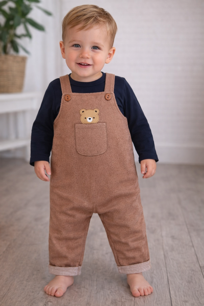 Foto Jardineira Teddy Hug 🧸✨