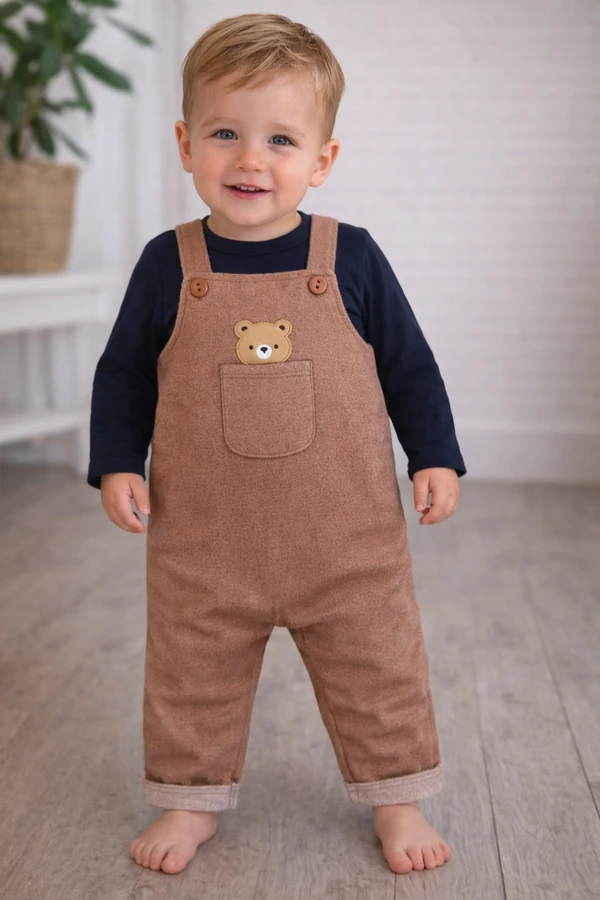 Jardineira Teddy Hug 🧸✨