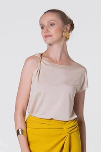 Blusa crysalis Daylily