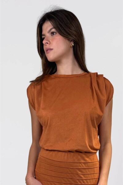 Foto Blusa Emerge Suede