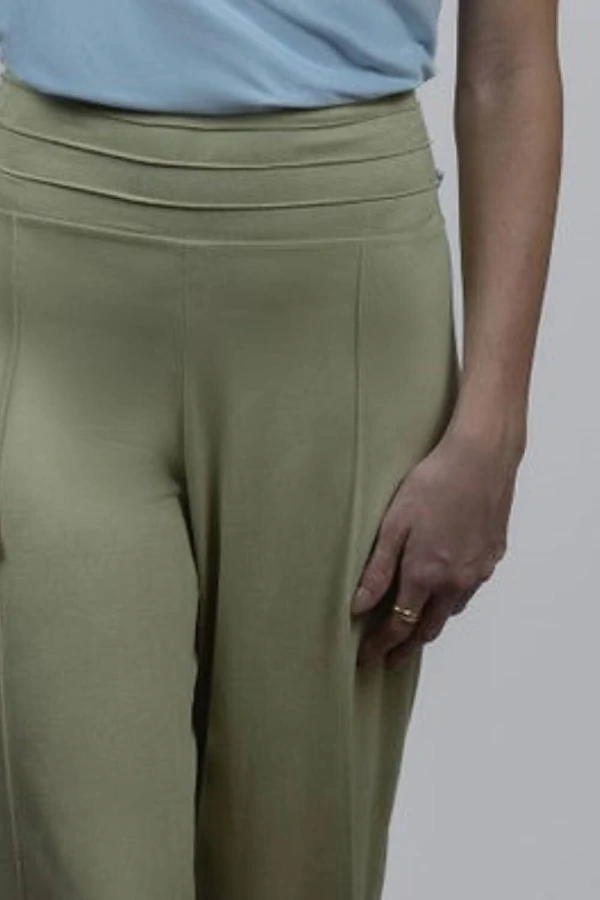 Calça Pantalona Sanya Suede