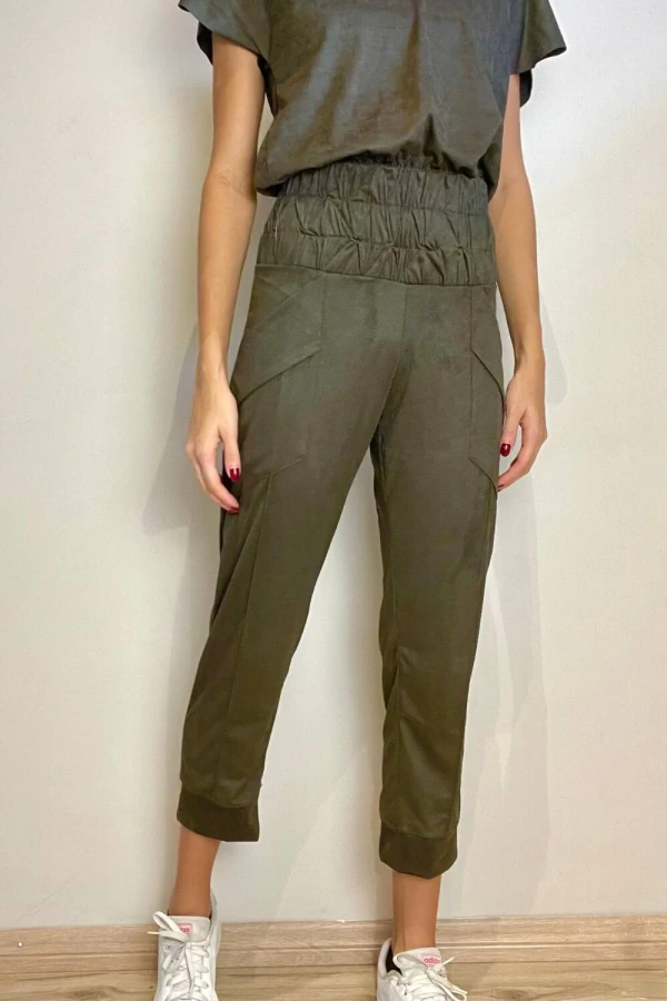 Calça Capri Luca Suede