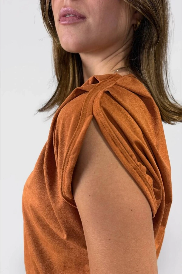 Blusa Emerge Suede