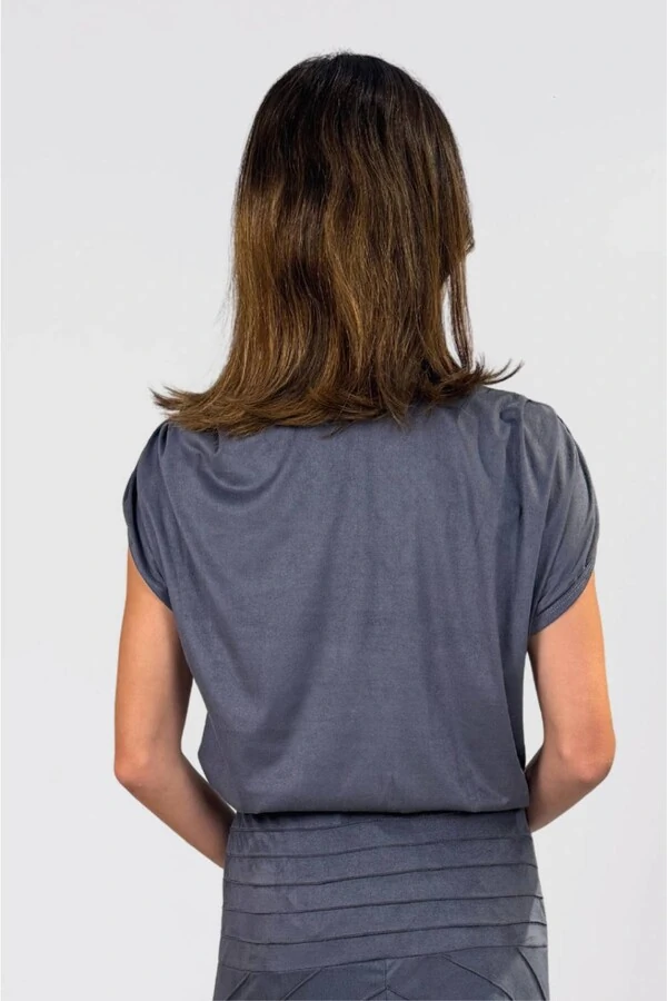 Blusa Emerge Suede