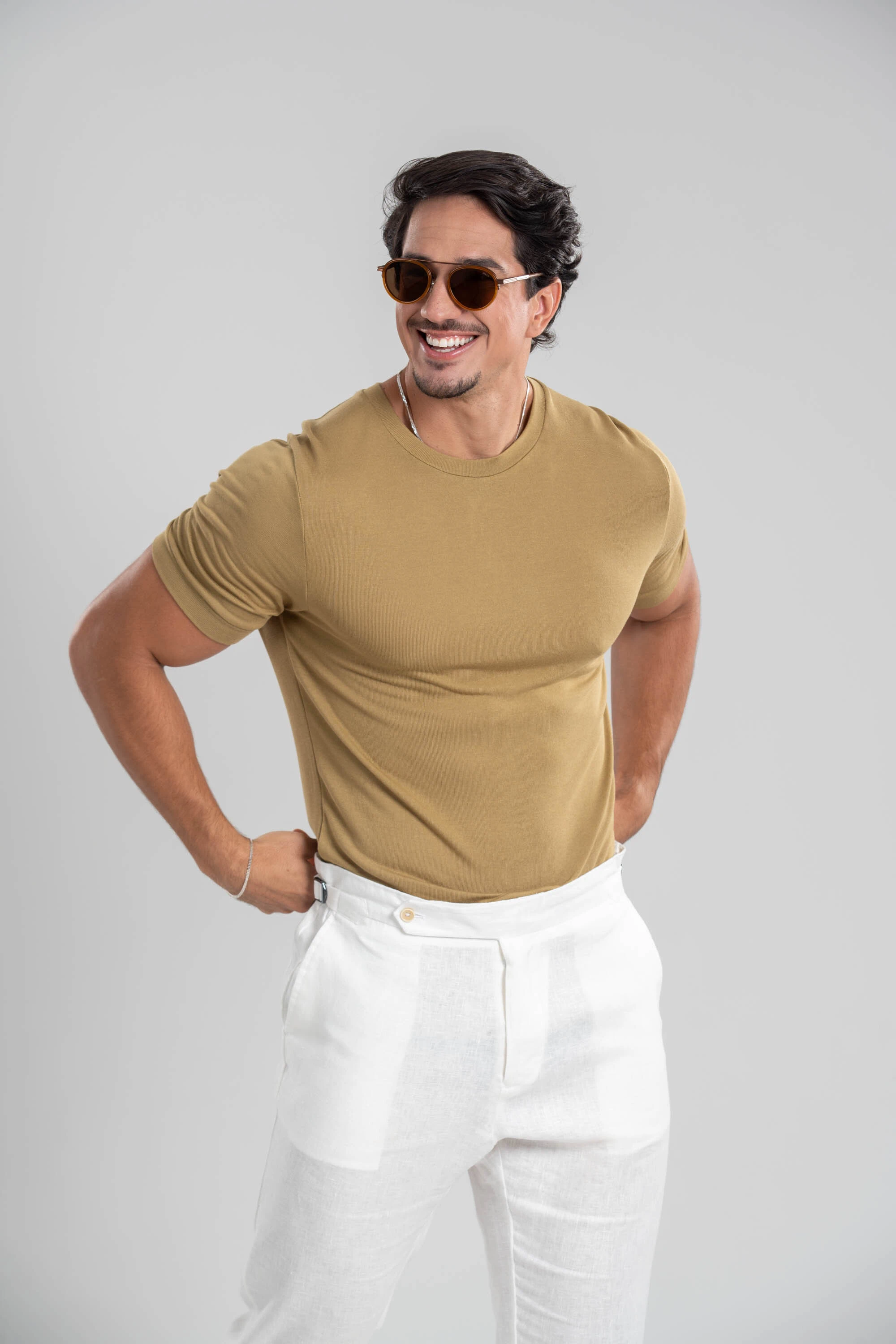 Foto Conjunto Camisa Tricô Modal Verde e Calça Linho Amalfi Off White