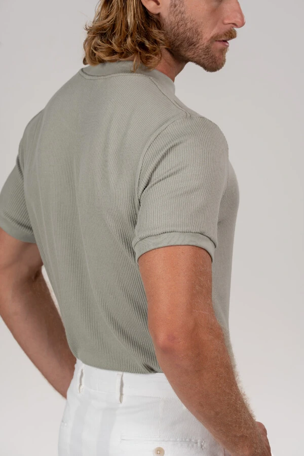 Camiseta Rich Textura Gola Média - Linha Rich