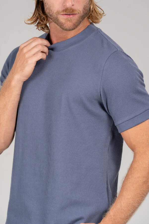 Camiseta Rich Textura Gola Média - Linha Rich