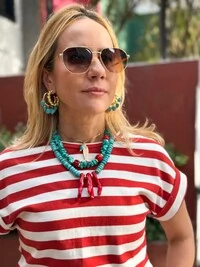 Colar Curto Turquesa Detalhes Coral