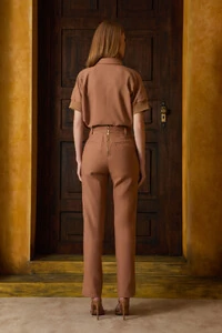 Calça Nervura Bolso Faca