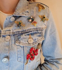 Broche Botton Abelha Esmaltada Marinho