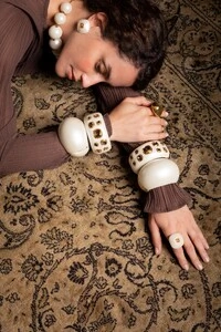 Pulseira de Resina com Cristais
