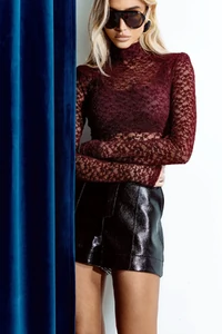 Body de Renda Aveludada