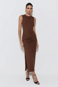 Vestido Midi Reto com Pregas nas Laterais