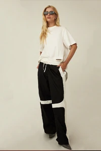 Blusa Mullet Arredondada Off White