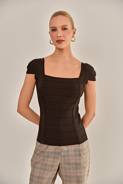 Foto Blusa Dom Tricô Café