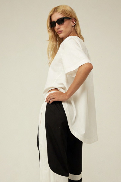 Foto Blusa Mullet Arredondada Off White