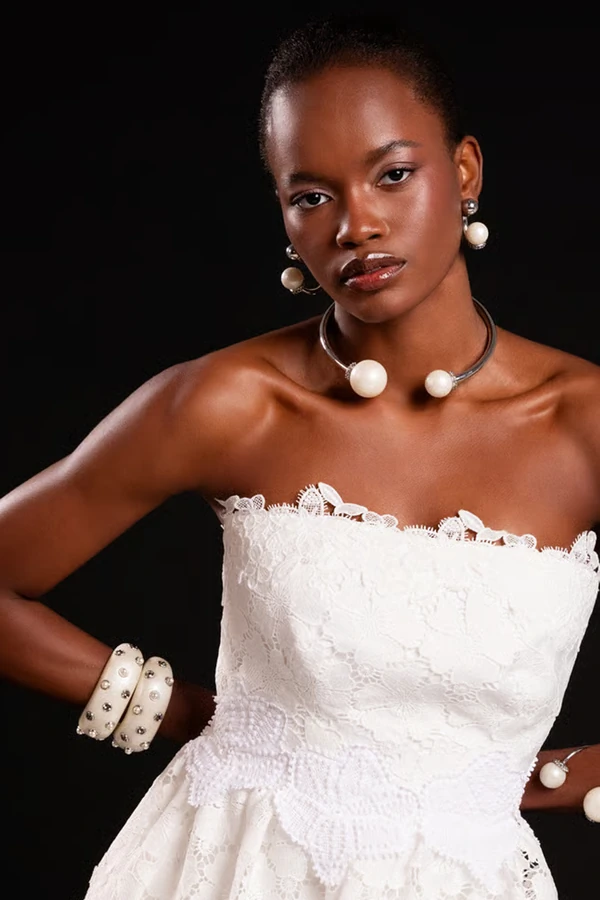 Bracelete Aberto Mix Pérolas Dourado