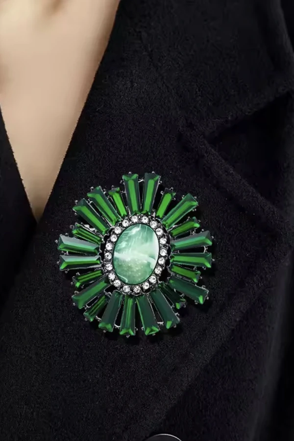 Broche Oval Raios Cristais