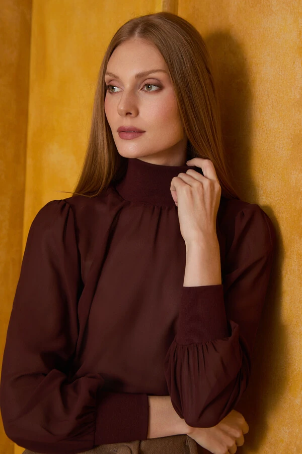 Blusa Gola Alta Mix Tecidos