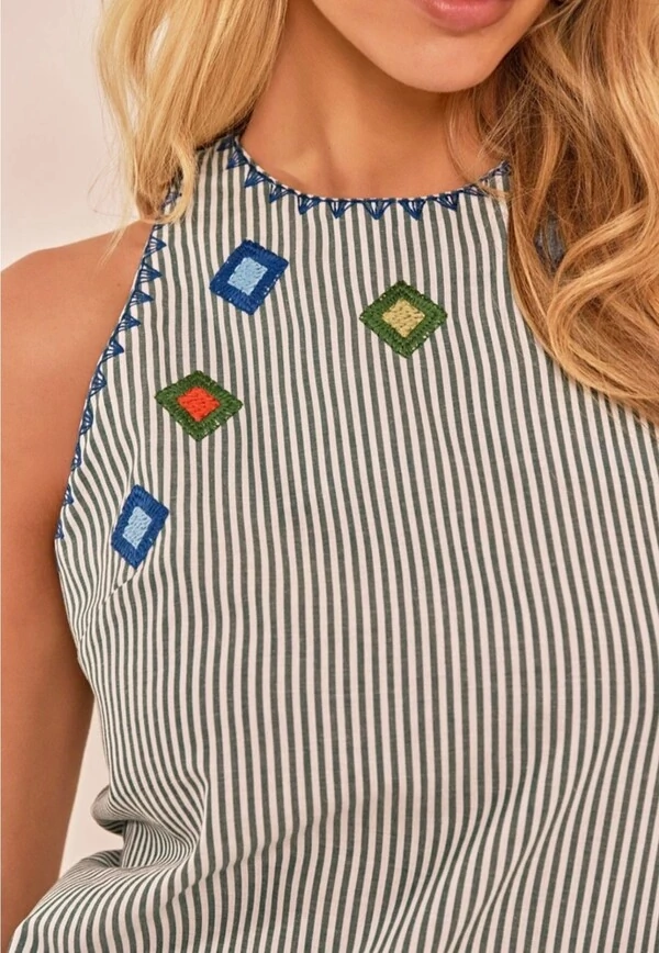 Blusa Pixie Tricoline com Bordado