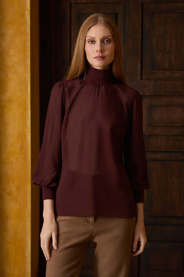 Blusa Gola Alta Mix Tecidos