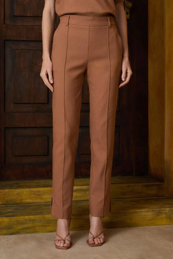 Calça Nervura Bolso Faca