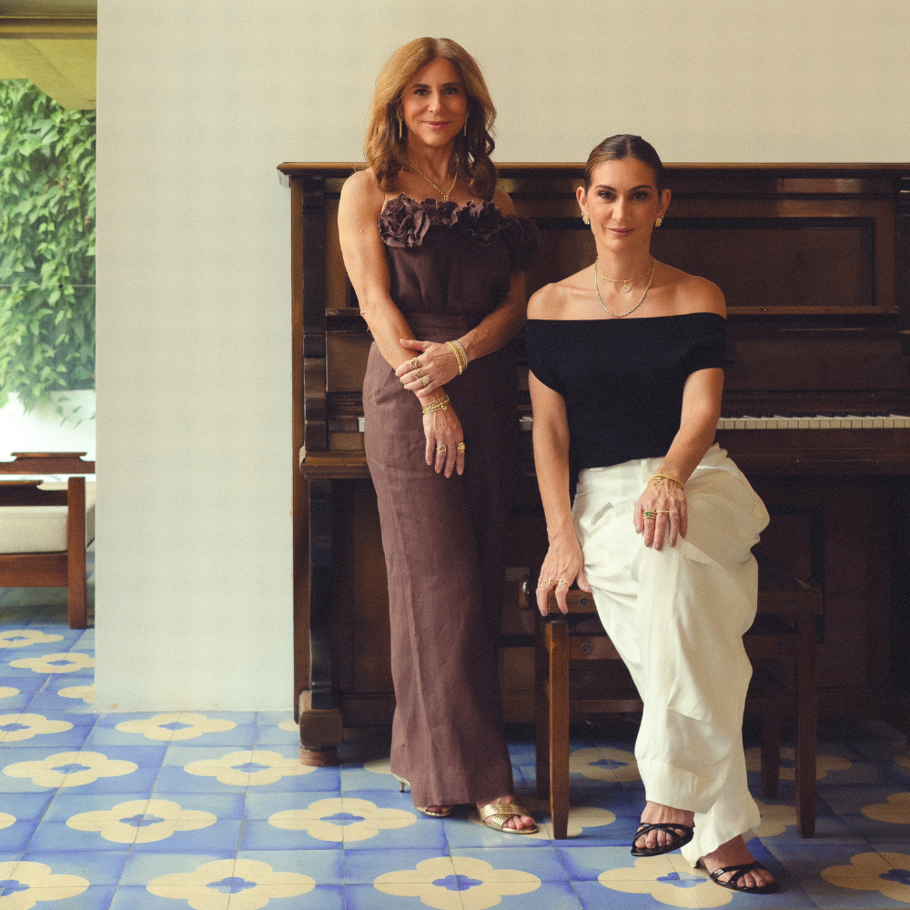 Da amizade entre Elisabete Gaspar e Paula Torres nasceu uma coleção contemporânea e atemporal.