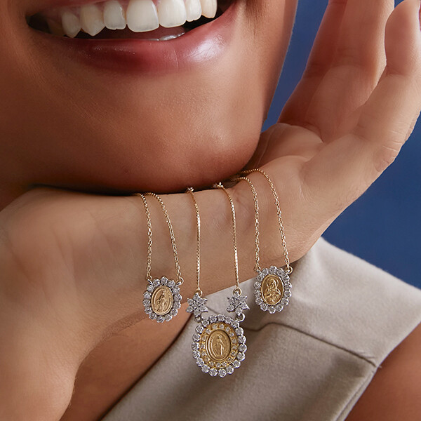 Produzida há mais de 13 anos, nossa medalha reúne tradição, qualidade e design atemporal em uma joia