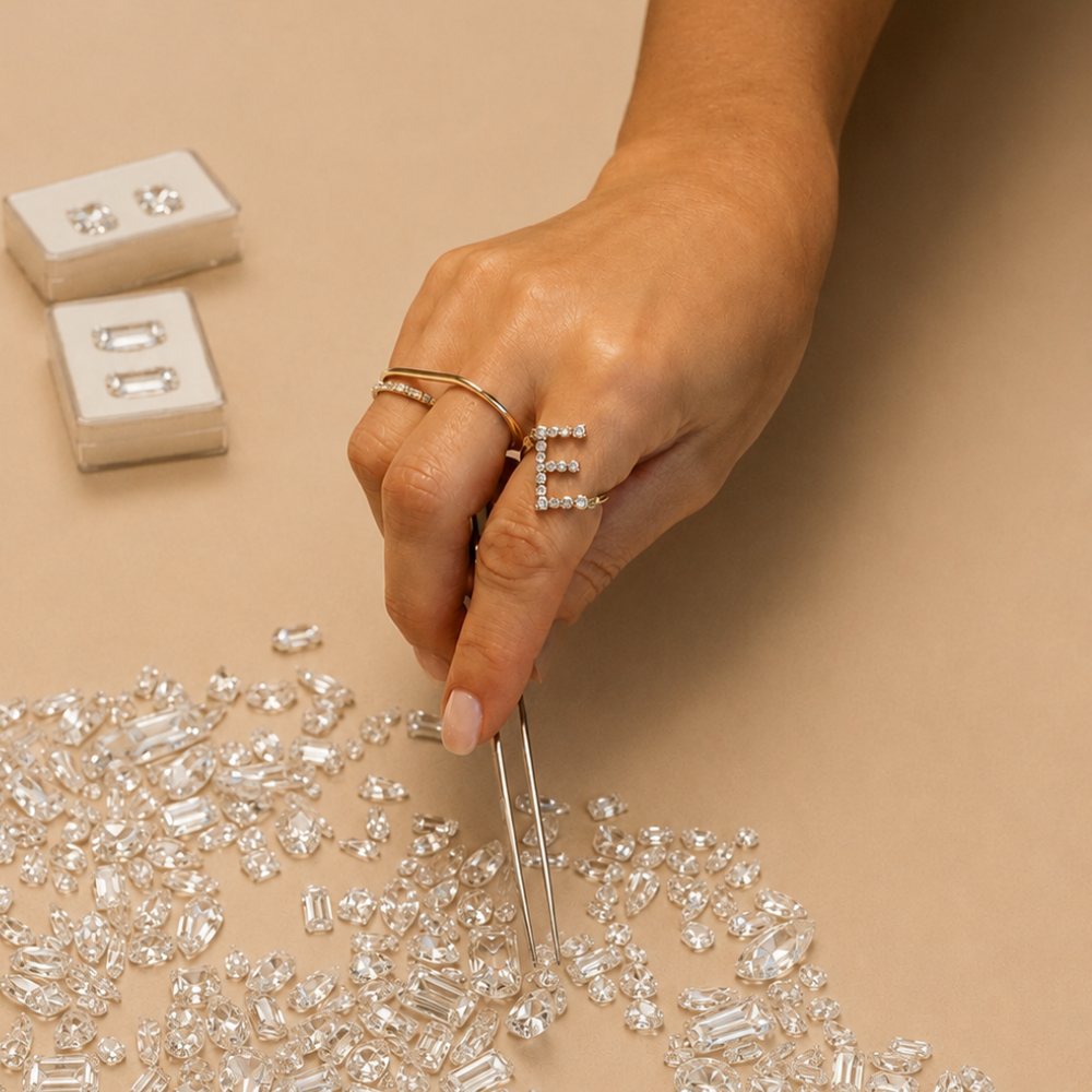 Diamantes selecionados valorizam cada criação com brilho intenso, delicadeza e qualidade.