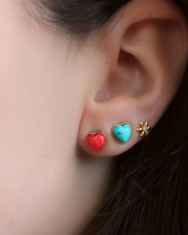 Brinco Coração Turquesa Cabochão | Ouro Amarelo 18K