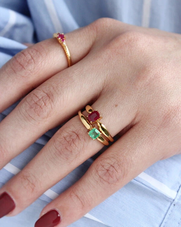 Anel Encaixe Esmeralda Carré | Ouro Amarelo 18k
