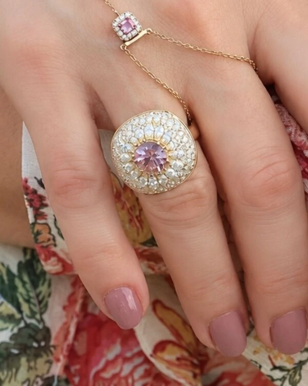 Anel Turmalina Rosa e Diamante | Ouro Amarelo 18k