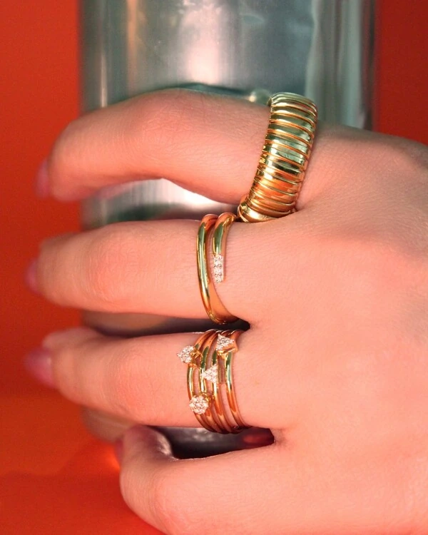 Anel Curvo Dois Aros Topázio Branco | Ouro Amarelo 18K