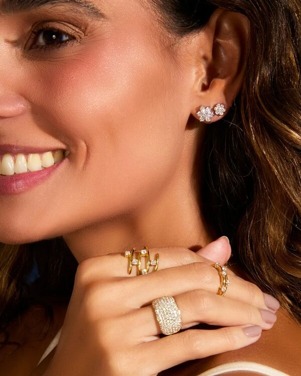 Brinco Flor Diamante 10PTS | Ouro Branco 18K