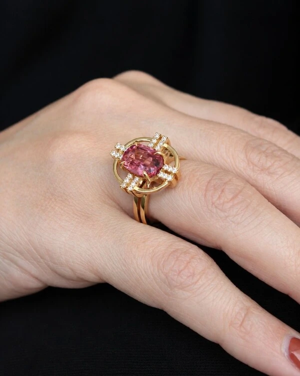 Anel Turmalina Rosa com Diamante | Ouro Amarelo 18k