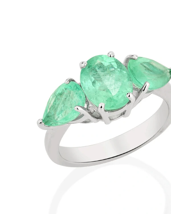 Anel Três Esmeraldas | Ouro Branco 18k