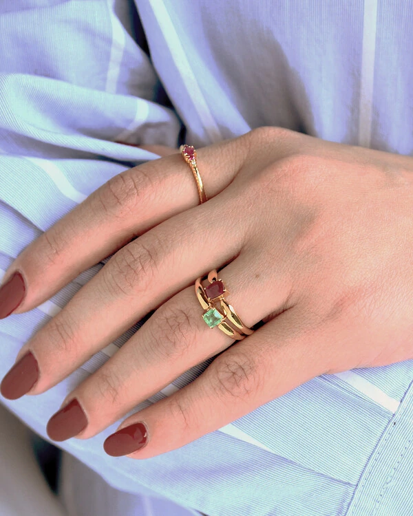 Anel Encaixe Esmeralda Carré | Ouro Amarelo 18k