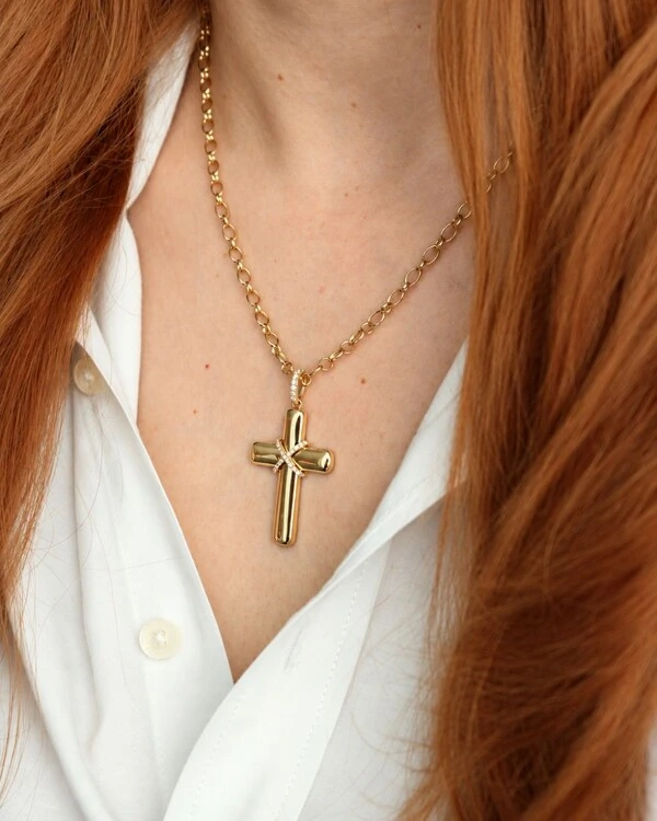 Pingente Cruz com Diamantes | Ouro Amarelo 18k